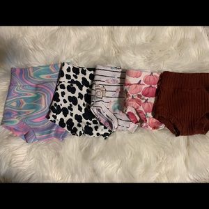 Lots of bummies! 2 have never been worn!